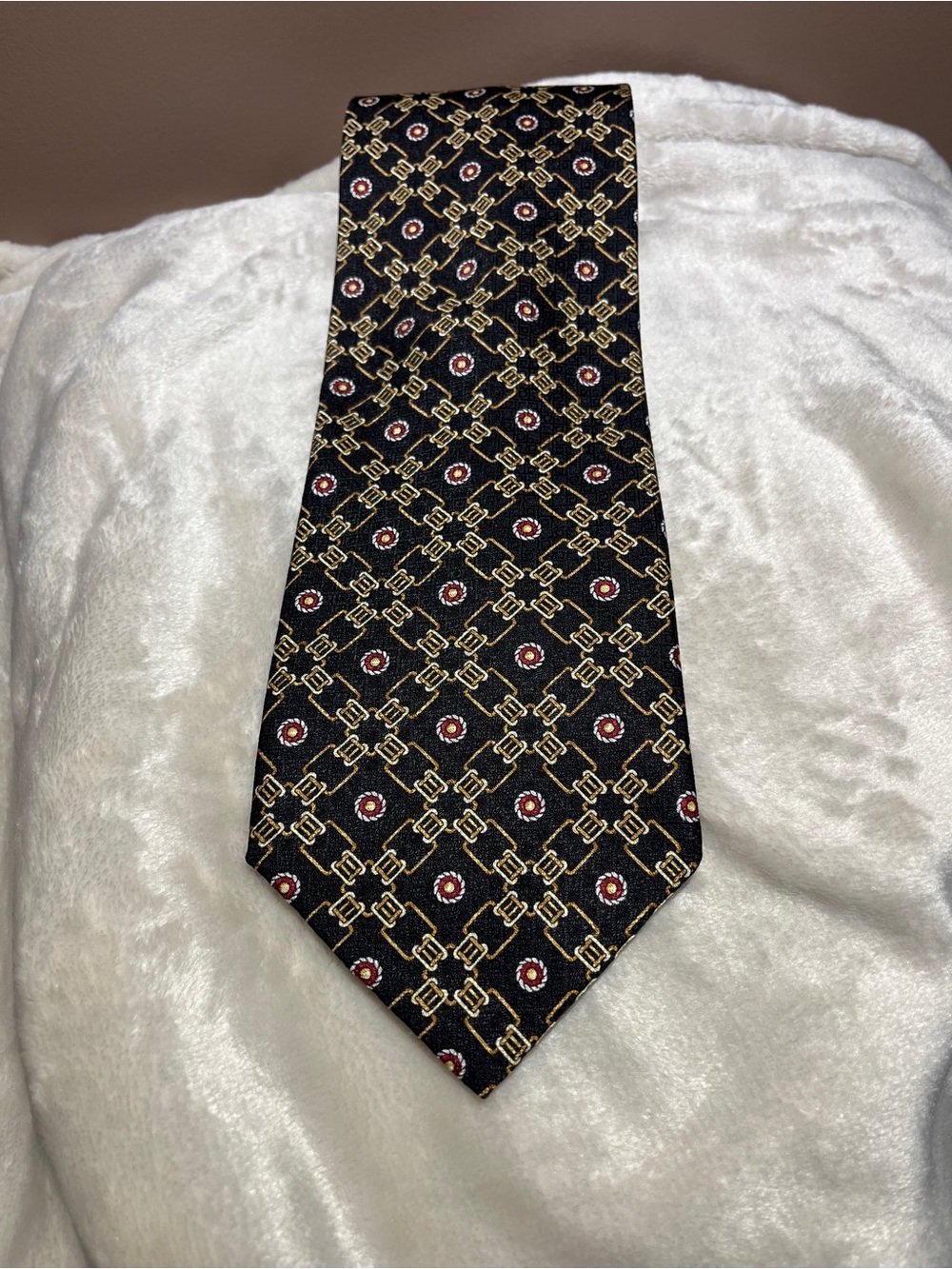 Vintage 100% Silk Gold Chain on  Classic Black Men's Tie